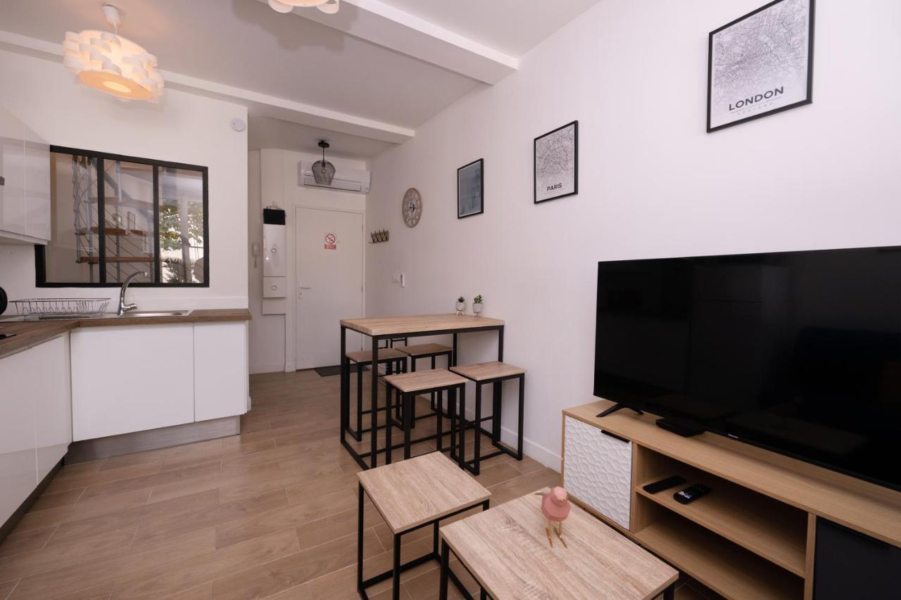 Le Nostradamus - Magnifique Appartement Cours Principal Plein Centre Avec Parking Salon-de-Provence Exterior foto